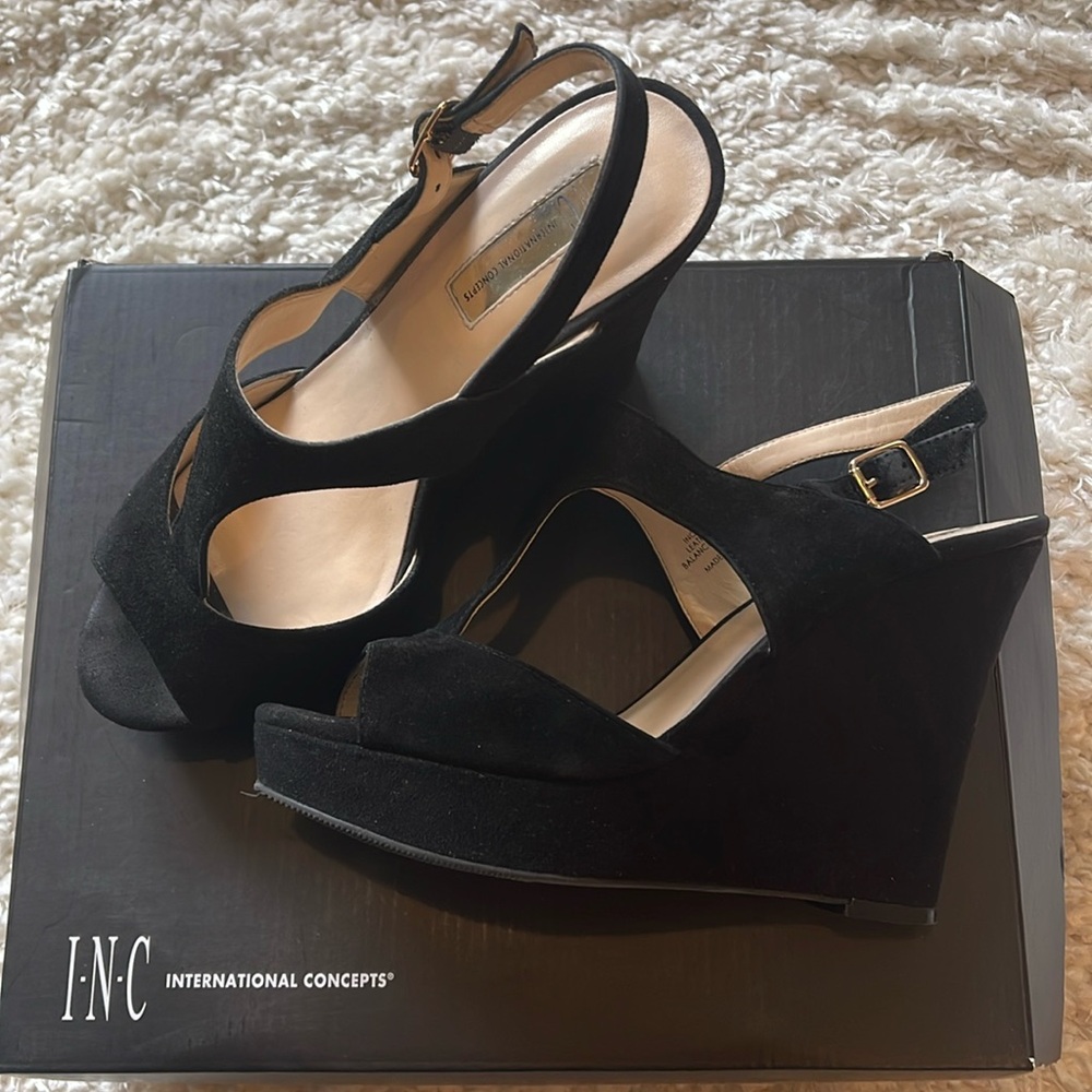 INC International Concepts Vangeeblk Wedge Sandal